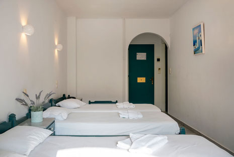 Das Vierbettzimmer des Aegeon Hotels