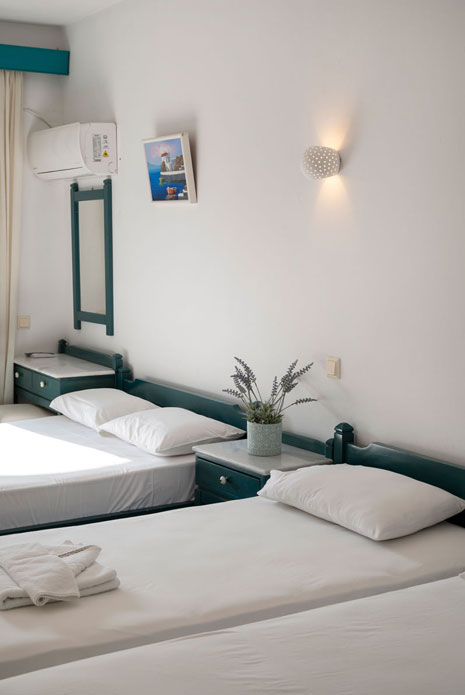 Das Vierbettzimmer des Aegeon Hotels